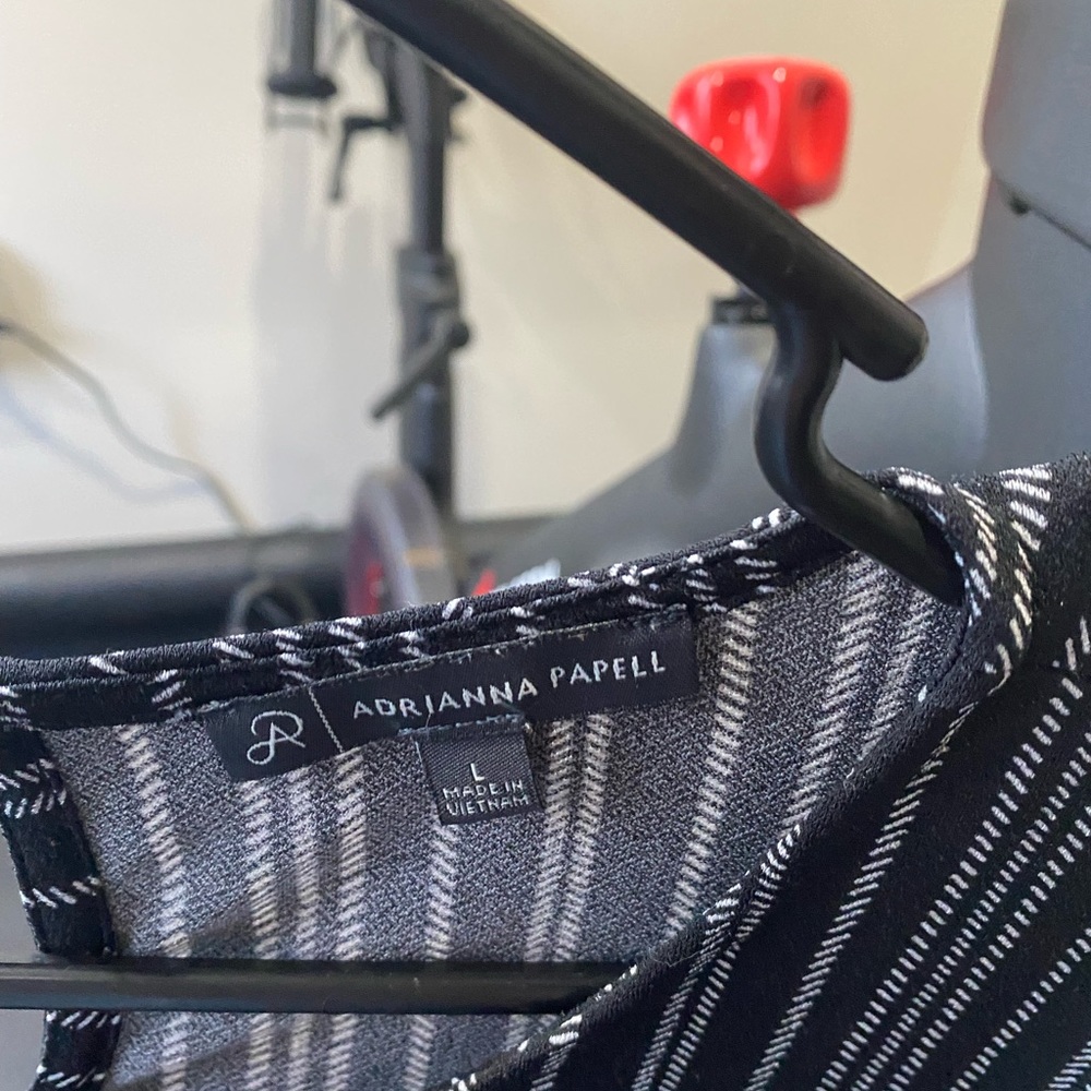 Top - Picture 2 of 2